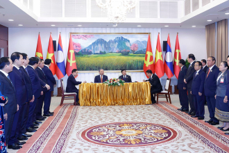 Vietnamese, Lao Parties look to step up cooperation, strategic cohesion 